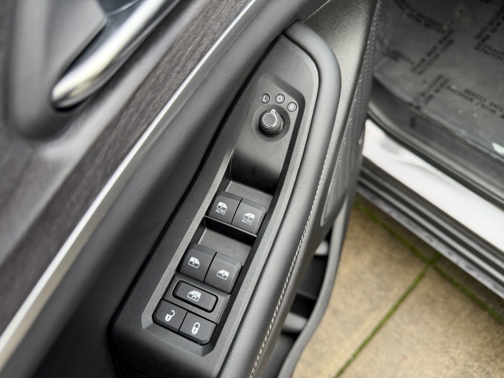 Used 2025 Jeep Grand Cherokee Limited 4xe w/ MOPAR Finishing Package image 13