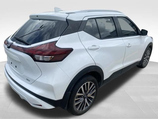 Used 2024 Nissan Kicks SV FWD image 7