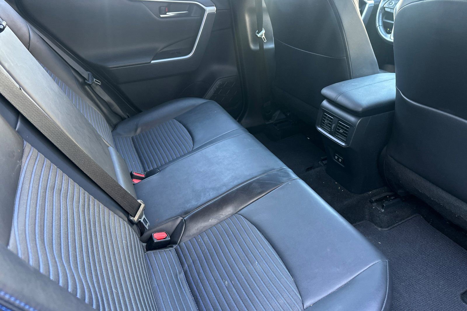 Used 2019 Toyota RAV4 XSE w/ XSE Weather Package image 19