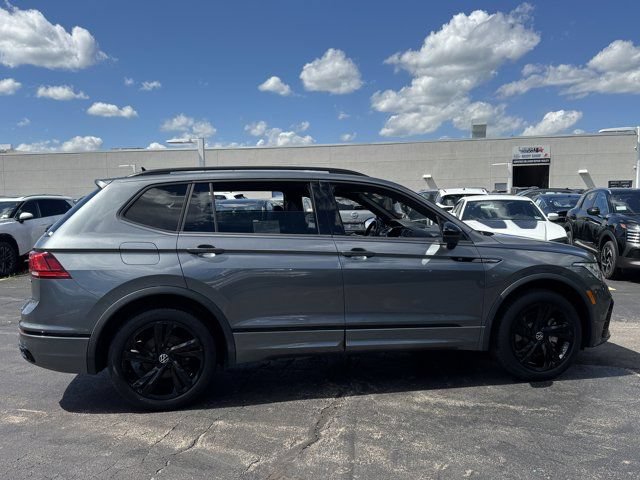 Used 2023 Volkswagen Tiguan SE R-Line AWD/4WD image 16