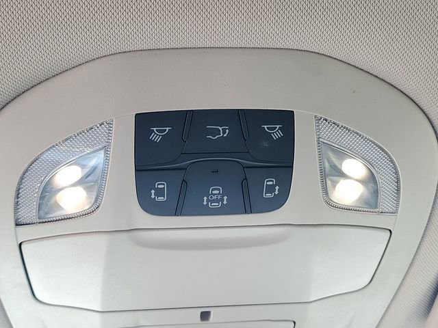 Used 2023 Chrysler Voyager LX FWD image 27