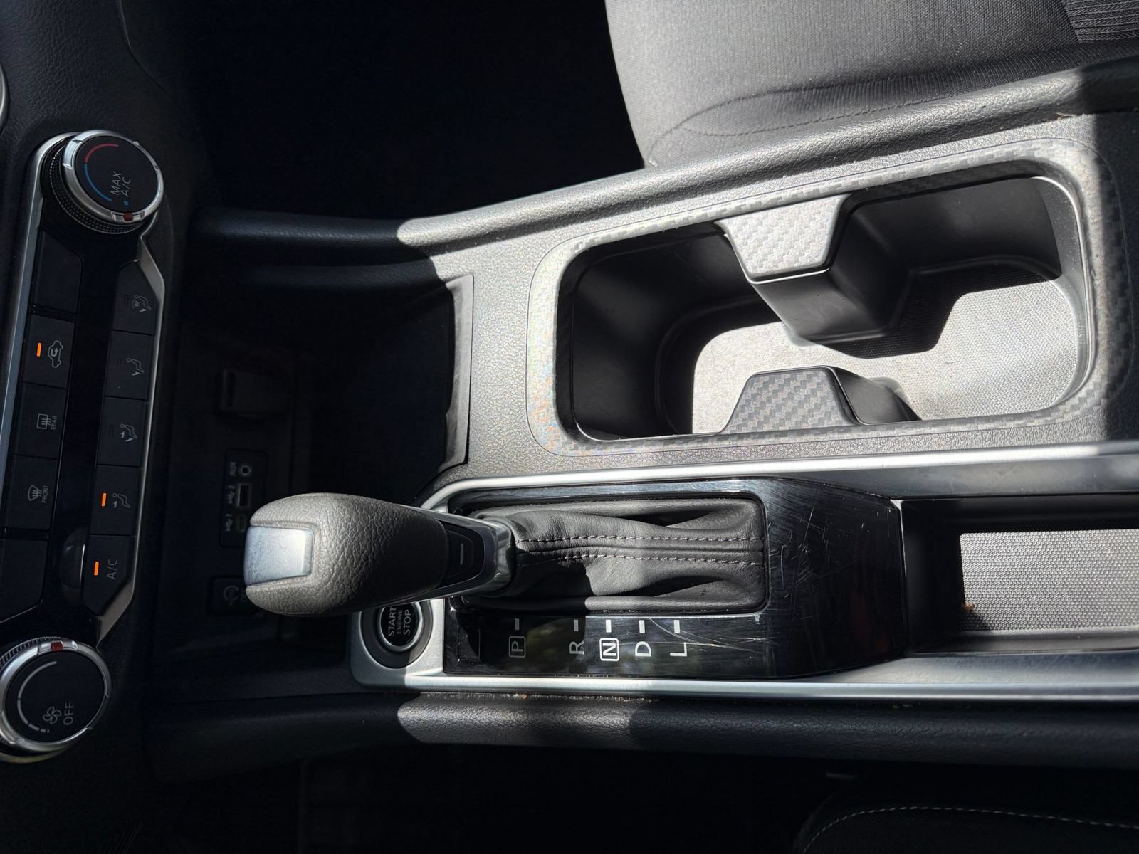 Used 2025 Nissan Sentra SV FWD image 36