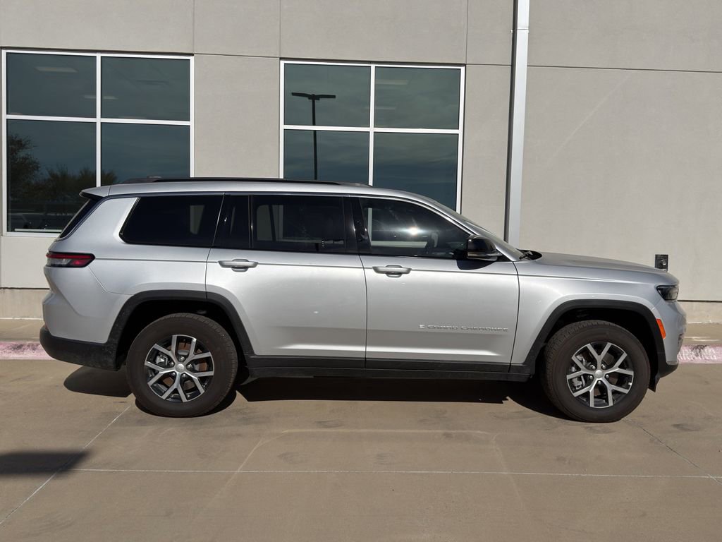 New 2025 Jeep Grand Cherokee L Limited w/ Trailer Tow Package image 4
