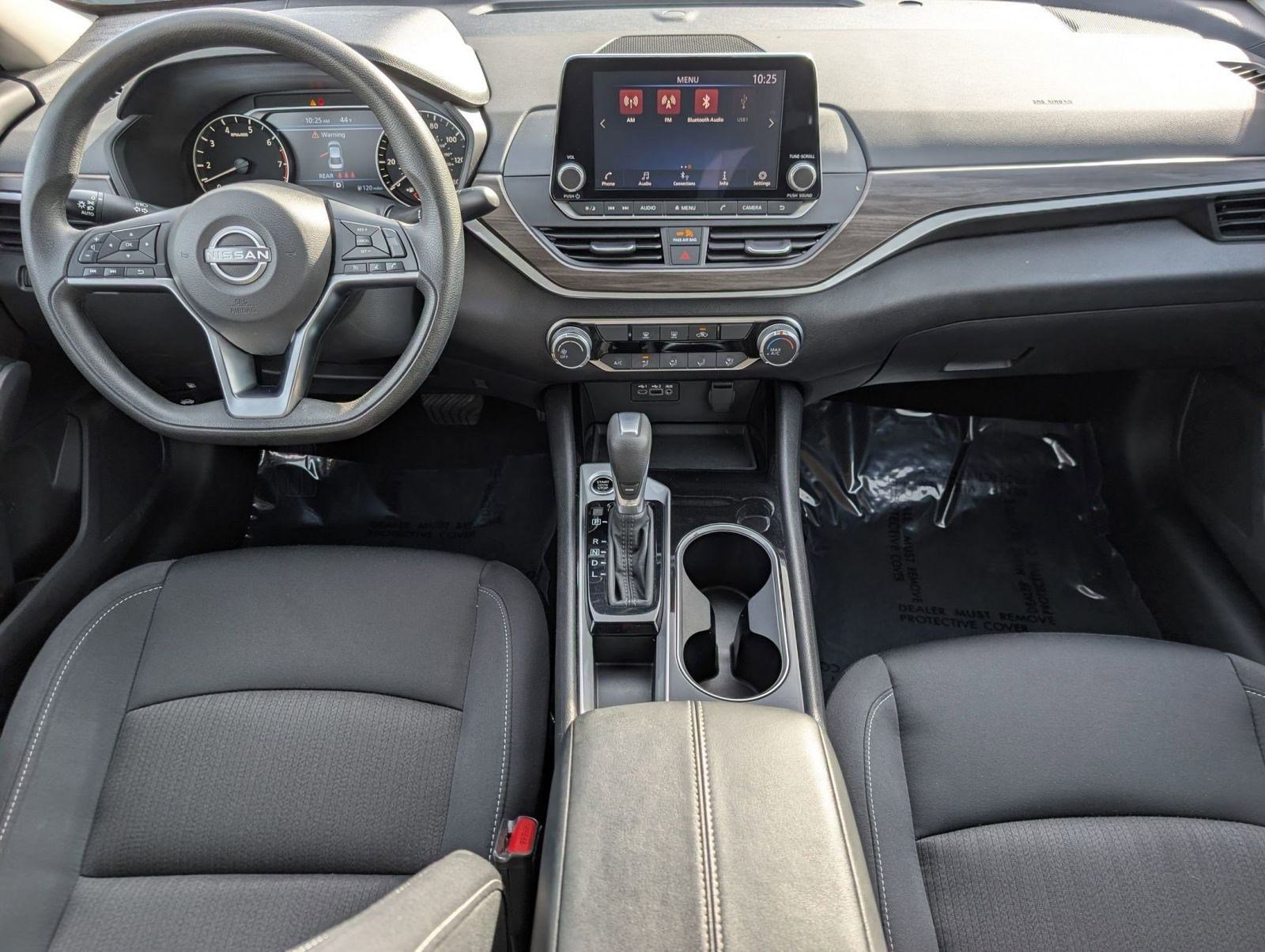 Used 2024 Nissan Altima 2.5 SV image 15