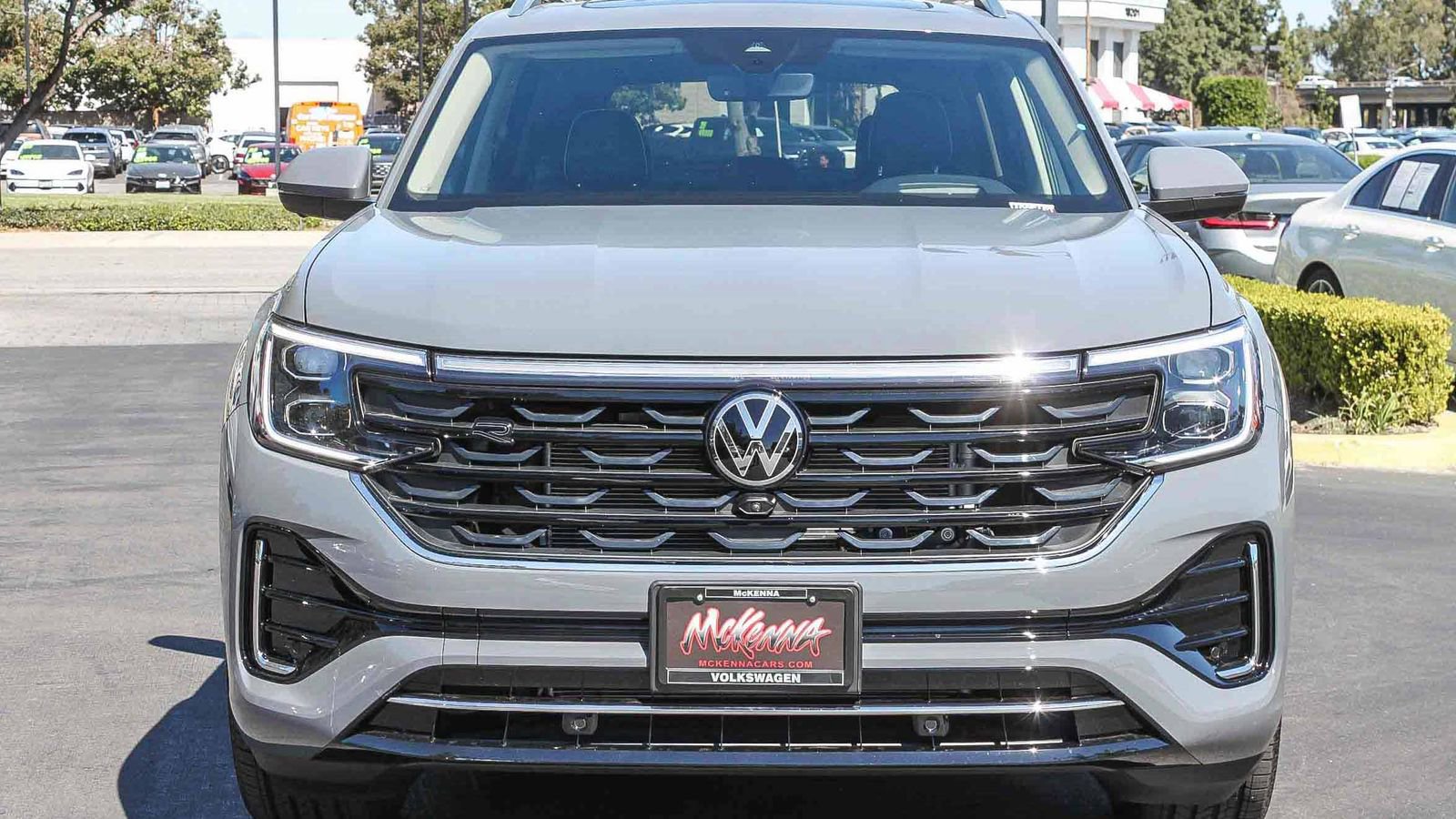 New 2026 Volkswagen Atlas SEL Premium R-Line image 2