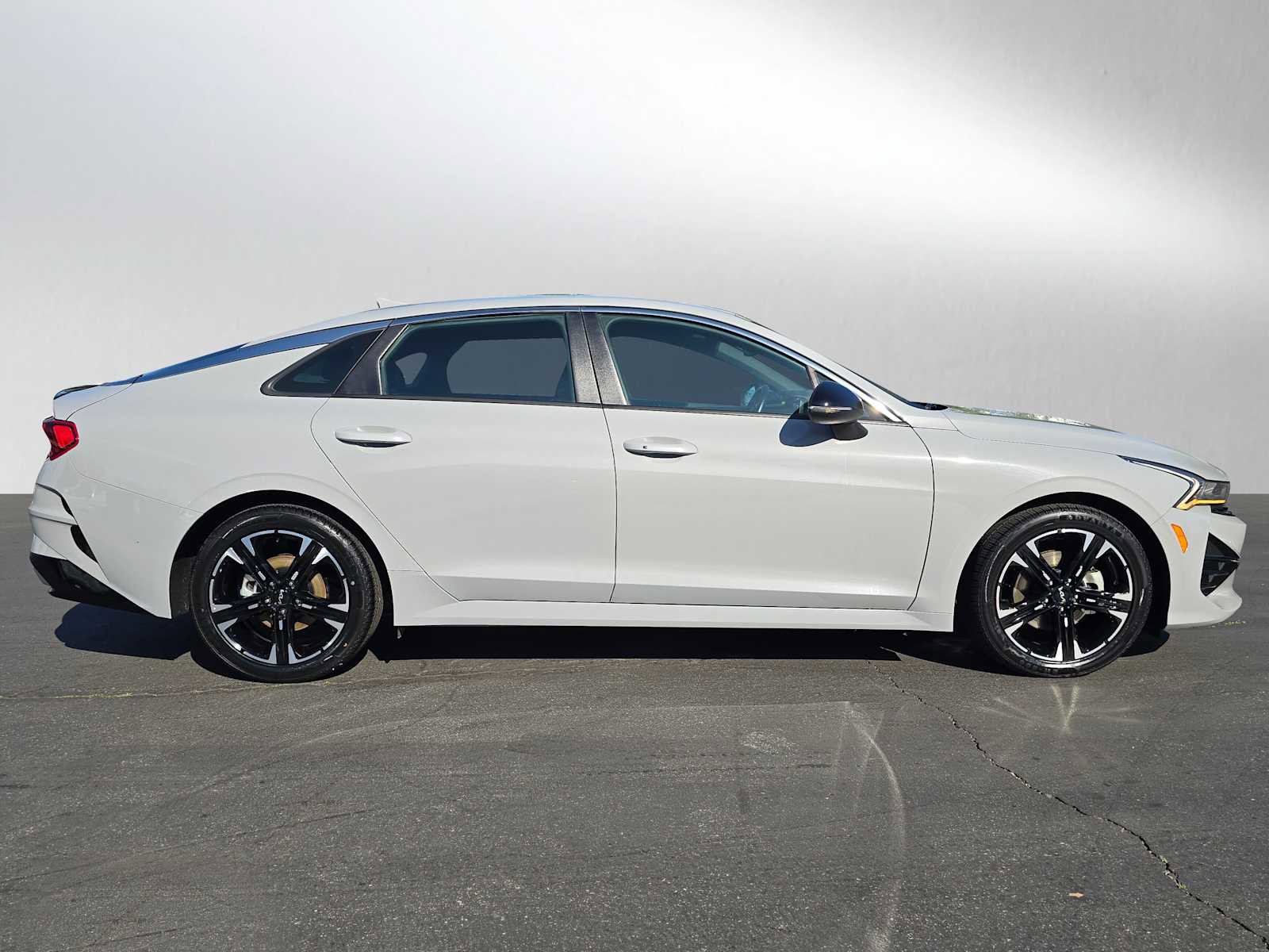 Used 2024 Kia K5 GT-Line w/ GT-Line Premium Package image 2