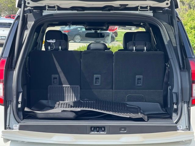 Used 2025 Ford Expedition Platinum w/ Stealth Performance Package AWD/4WD image 34