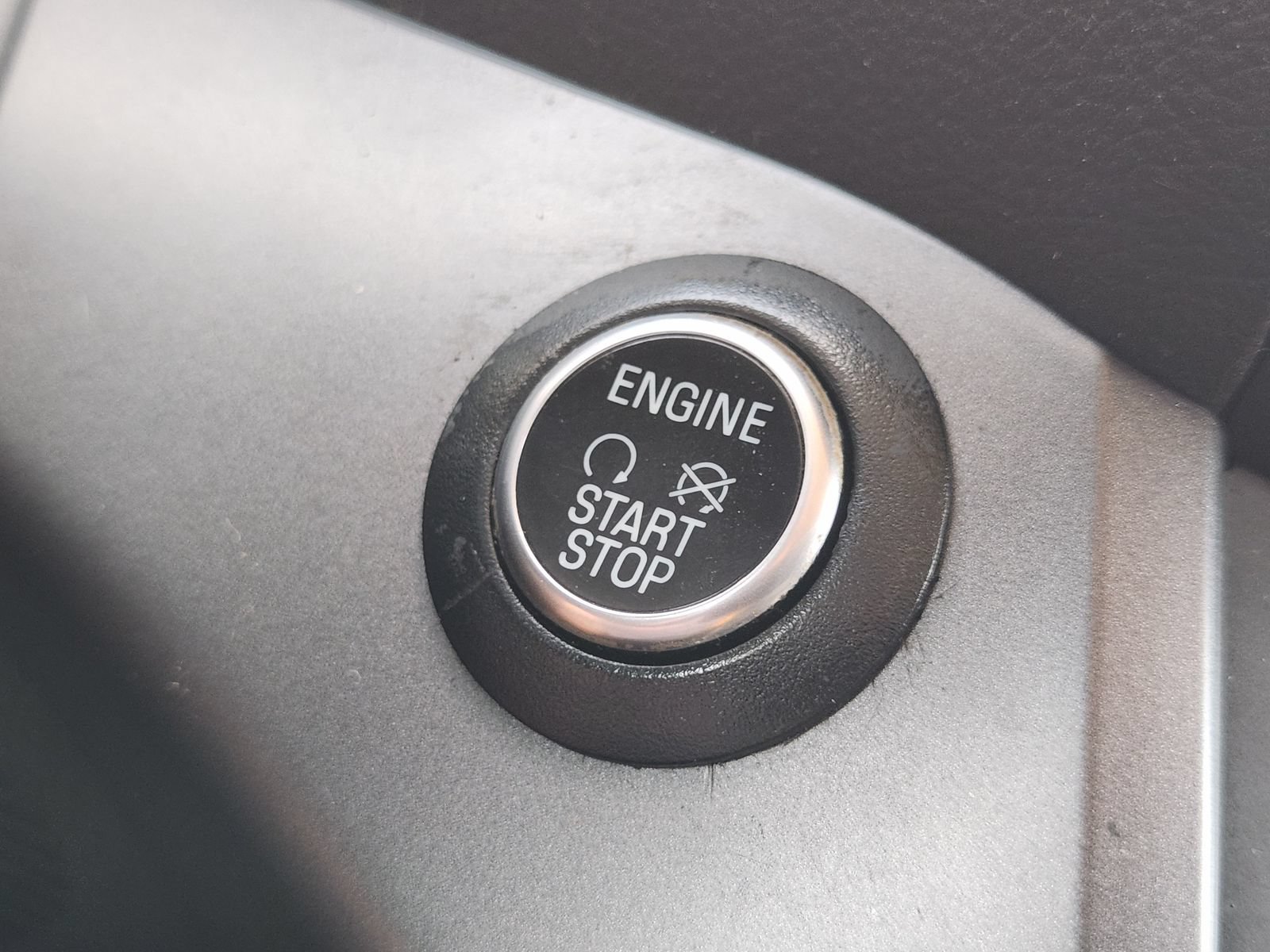Used 2019 Ford Escape SE FWD image 22