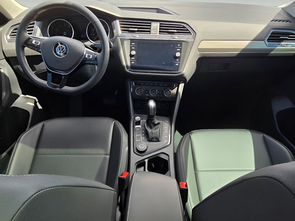 Used 2021 Volkswagen Tiguan SE w/ Panoramic Sunroof Package image 24
