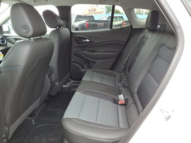 New 2026 Chevrolet Trax LT w/ LPO, Blackout Package FWD image 10