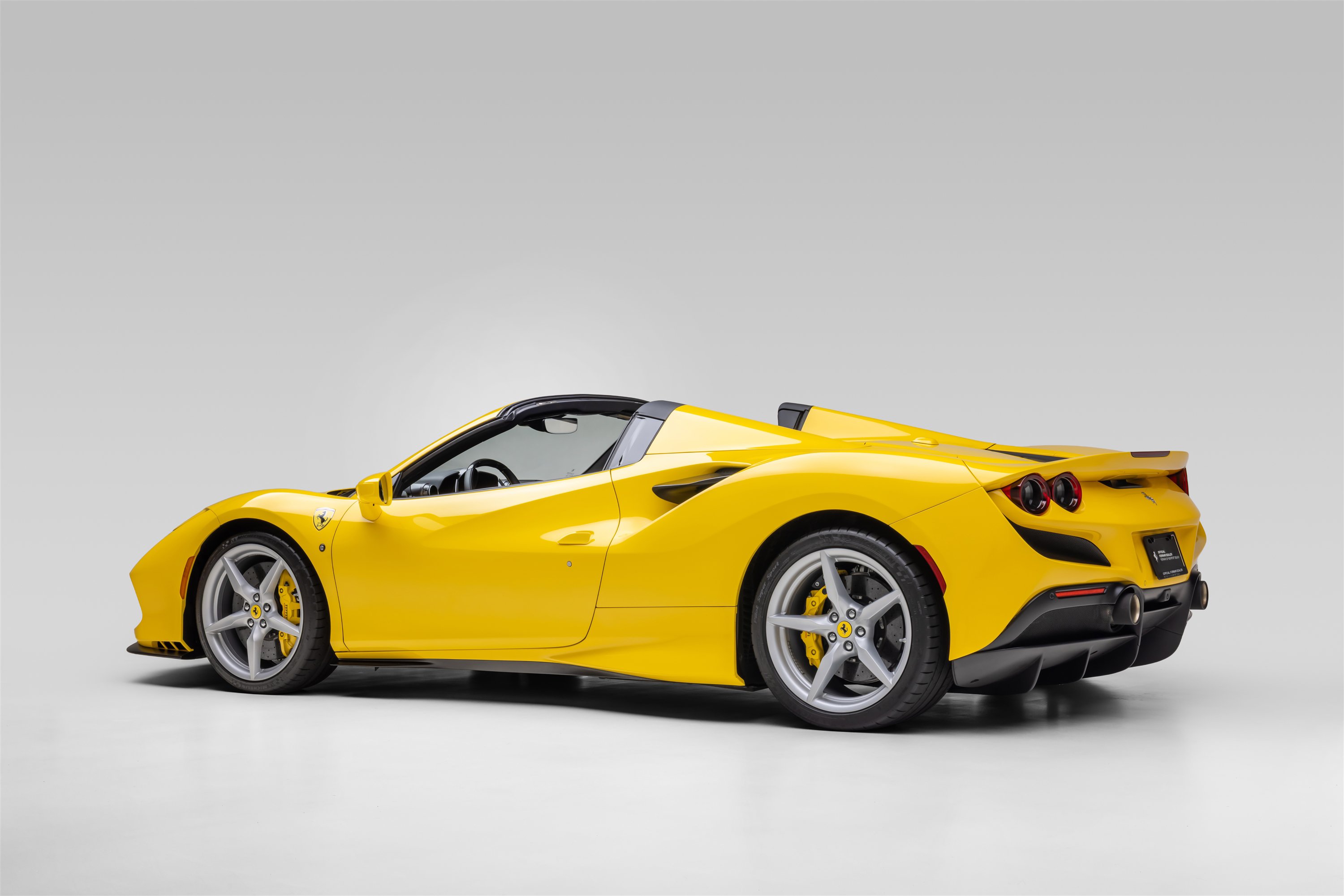 Certified 2022 Ferrari F8 Tributo RWD image 4
