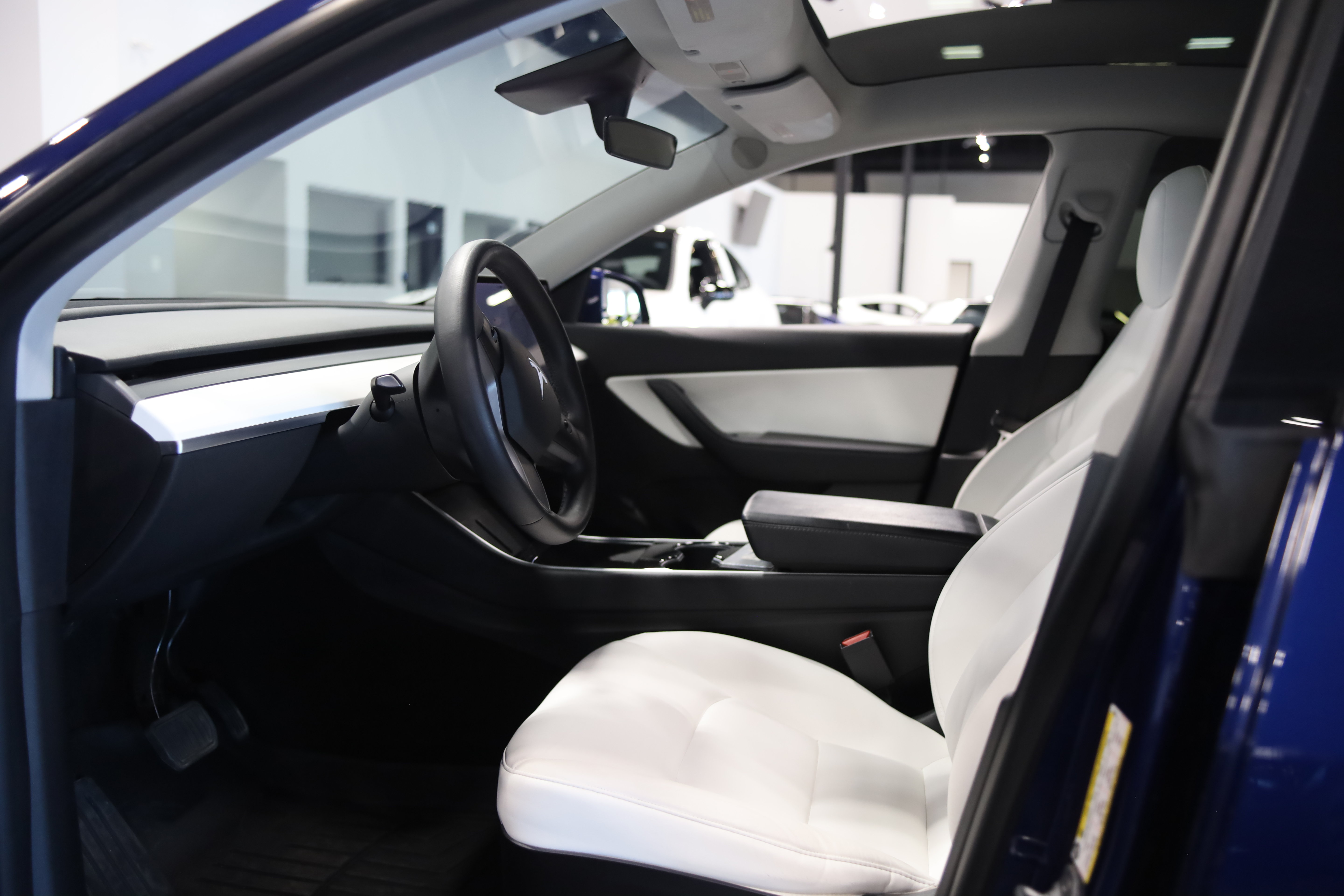 Used 2021 Tesla Model Y Long Range AWD/4WD image 16