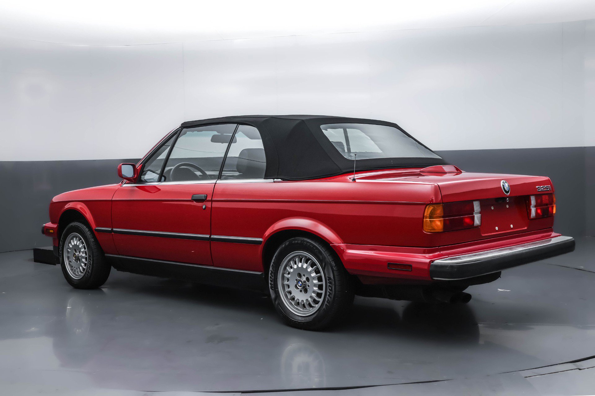 Used 1987 BMW 325i Convertible image 26