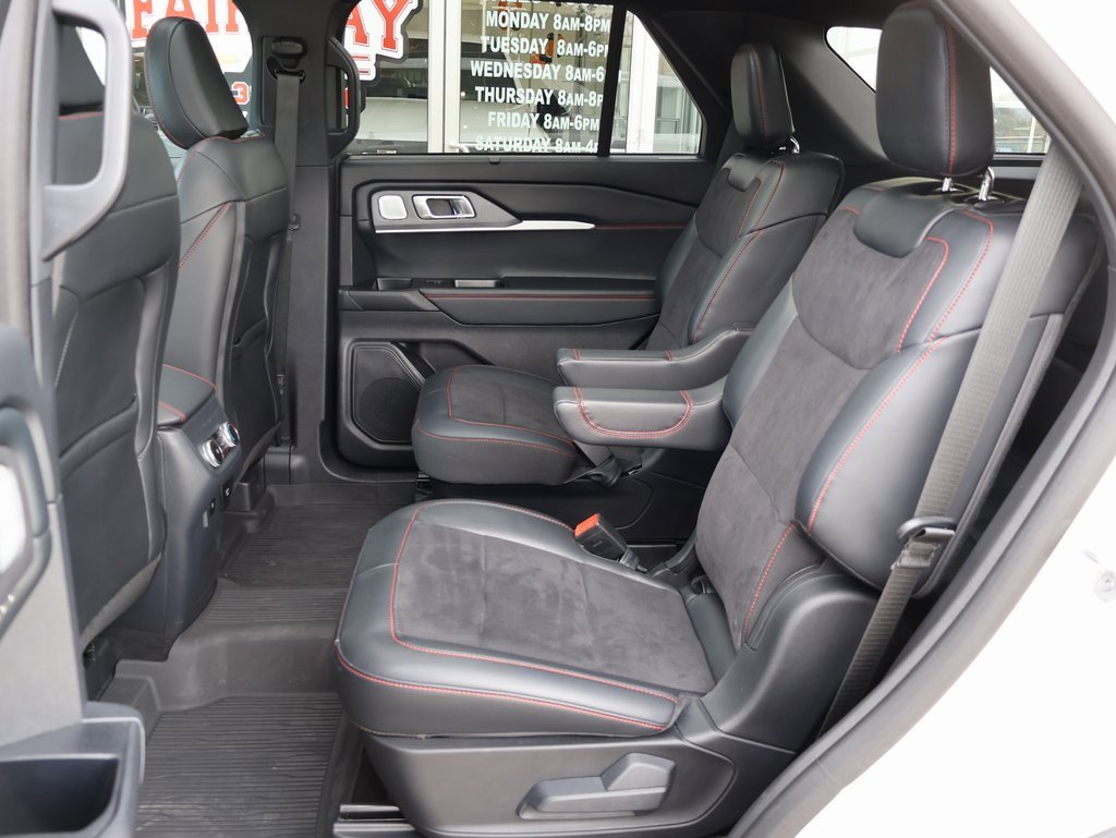 Used 2025 Ford Explorer ST image 26