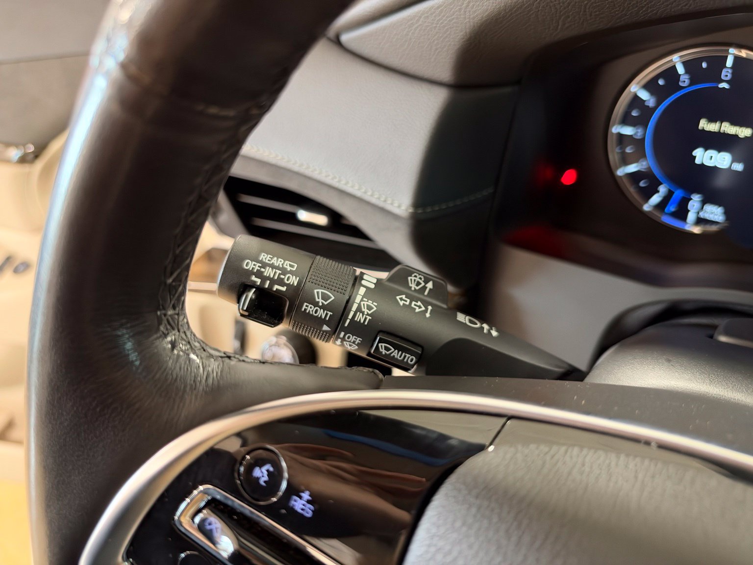Used 2019 Cadillac Escalade 2WD image 18