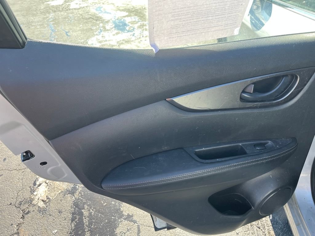 Used 2019 Nissan Rogue Sport S image 21