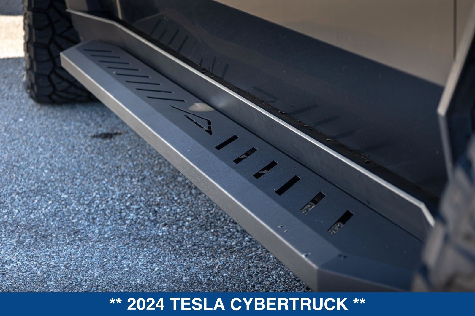 Used 2024 Tesla Cybertruck Cyberbeast AWD/4WD image 18