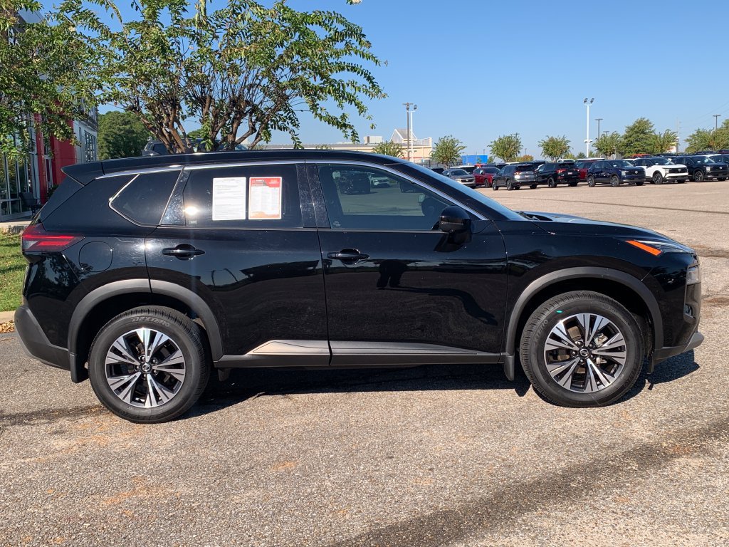 Used 2021 Nissan Rogue SV AWD/4WD image 2
