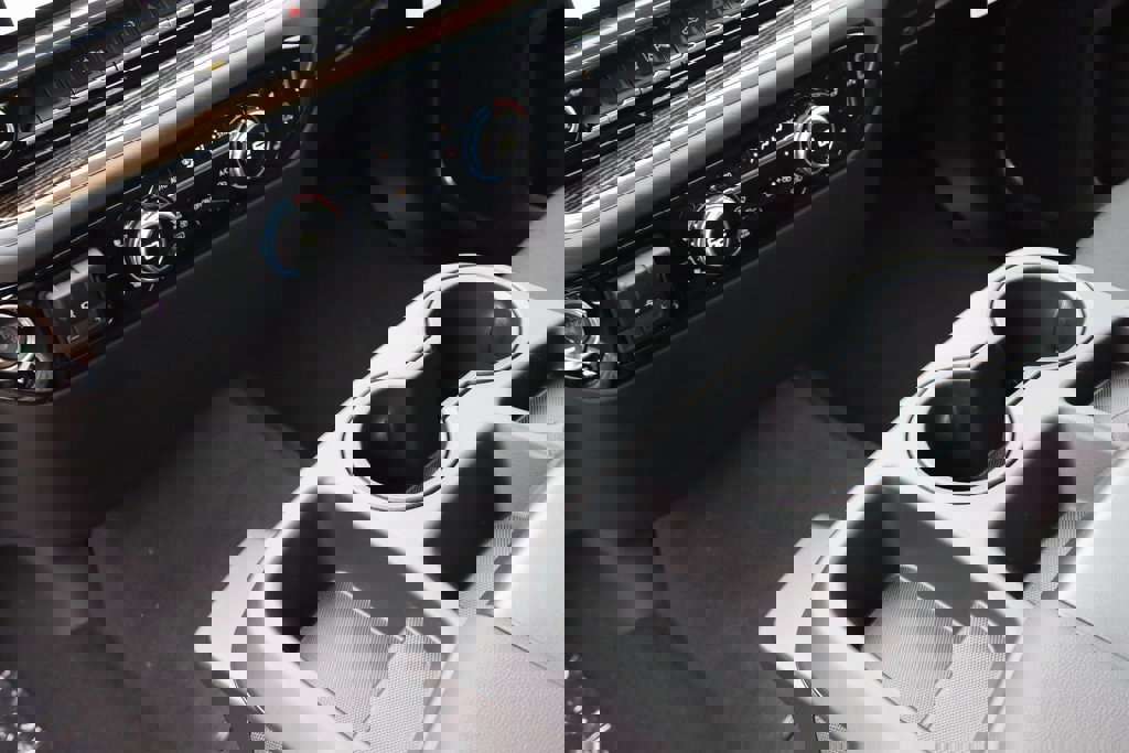 New 2025 GMC Sierra 2500 SLE w/ SLE Value Package; image 18