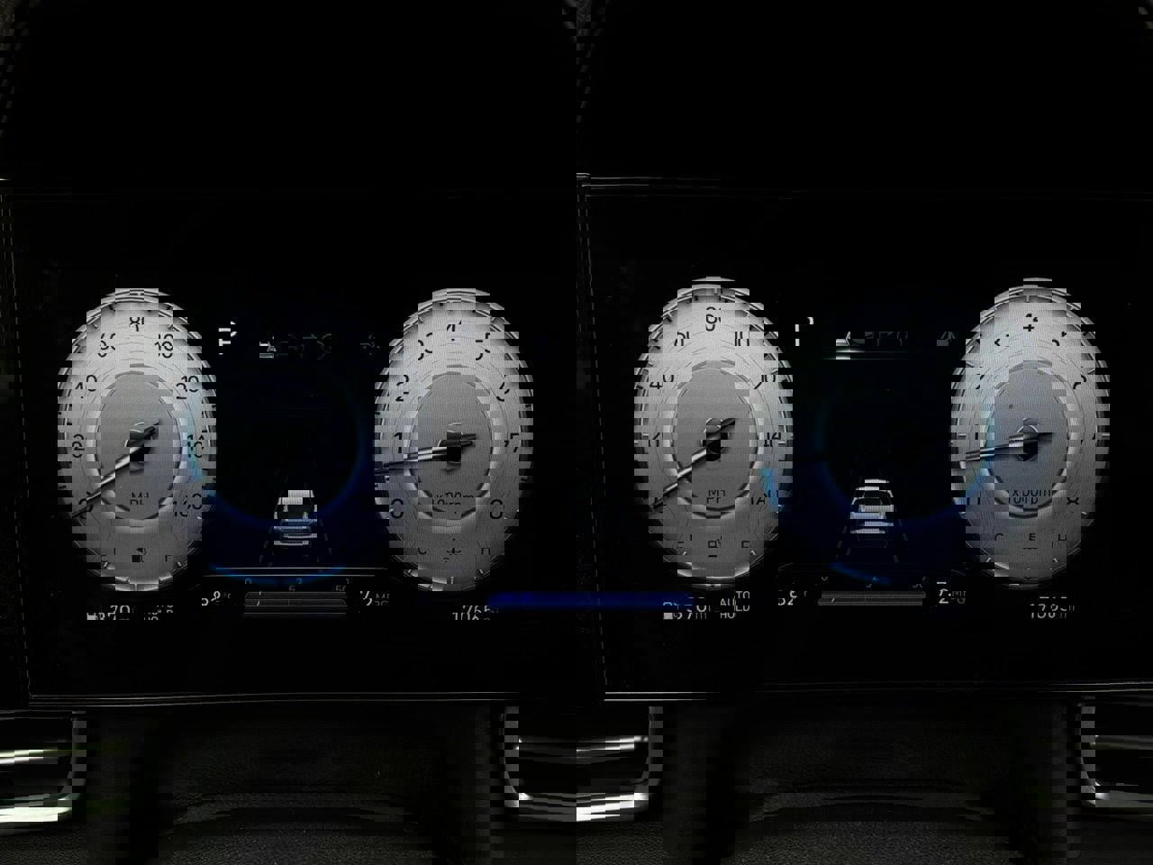 Used 2025 Hyundai Elantra SEL FWD image 40