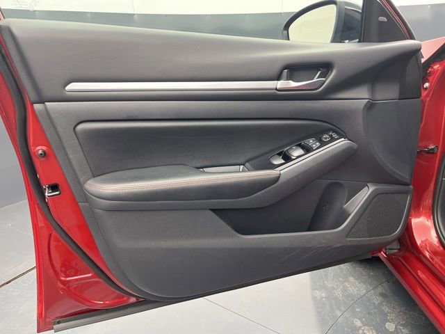 Used 2025 Nissan Altima 2.5 SR image 10