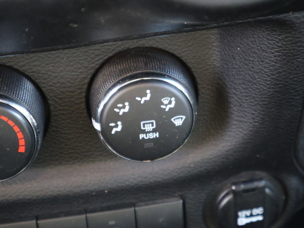 Used 2013 Jeep Wrangler Unlimited Sahara w/ Connectivity Group image 34