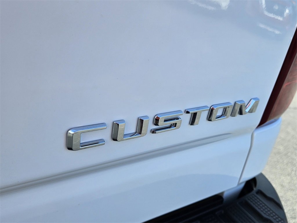 Used 2026 Chevrolet Silverado 2500 Custom w/ Custom Value Package image 10