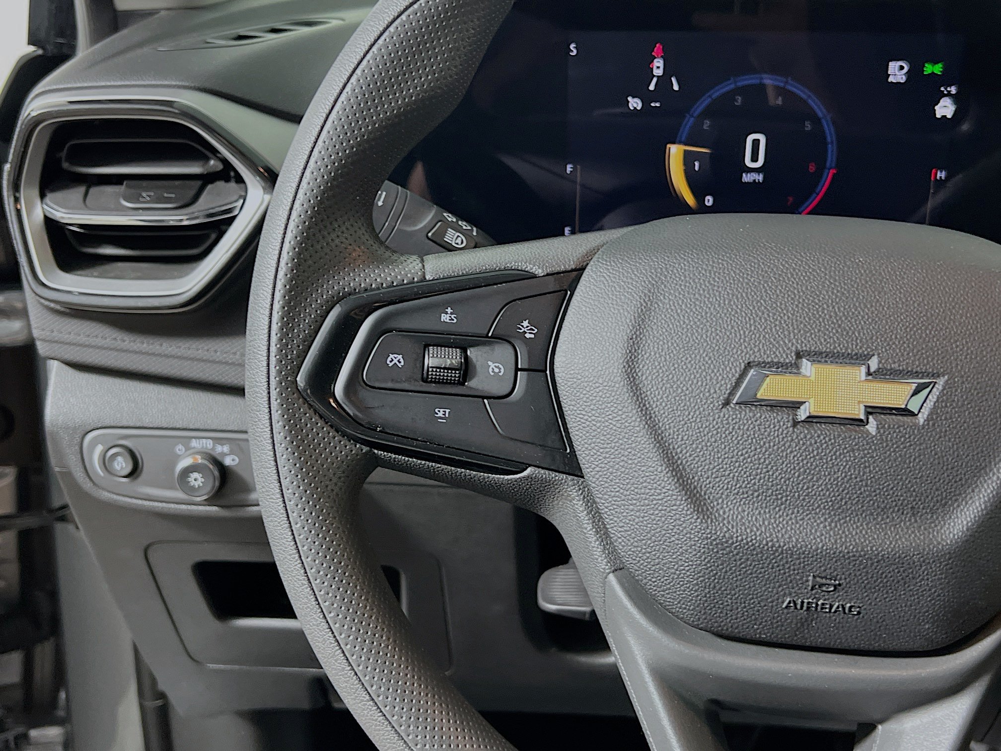 Used 2025 Chevrolet TrailBlazer LT AWD/4WD image 19