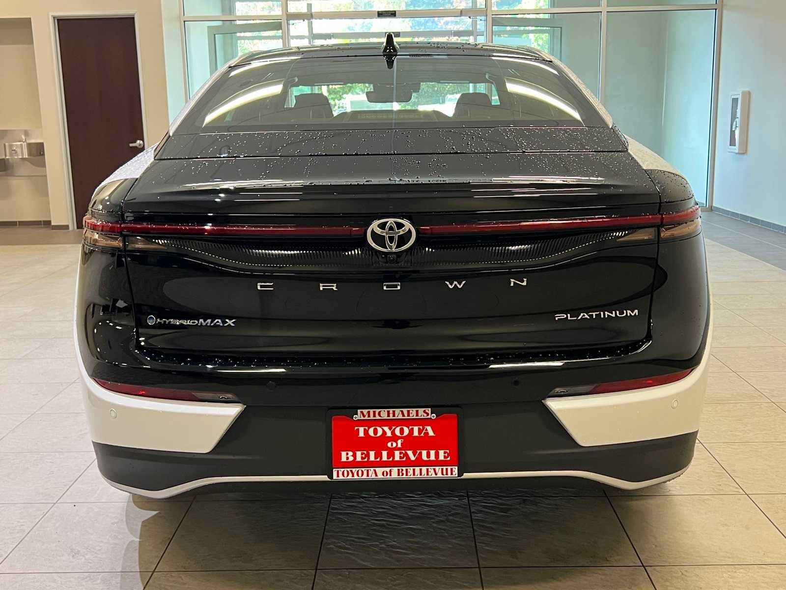 New 2026 Toyota Crown Platinum image 5