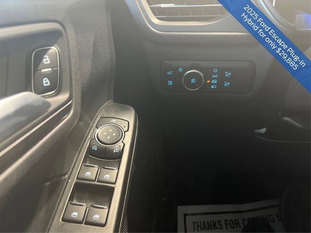 Used 2025 Ford Escape SE image 16