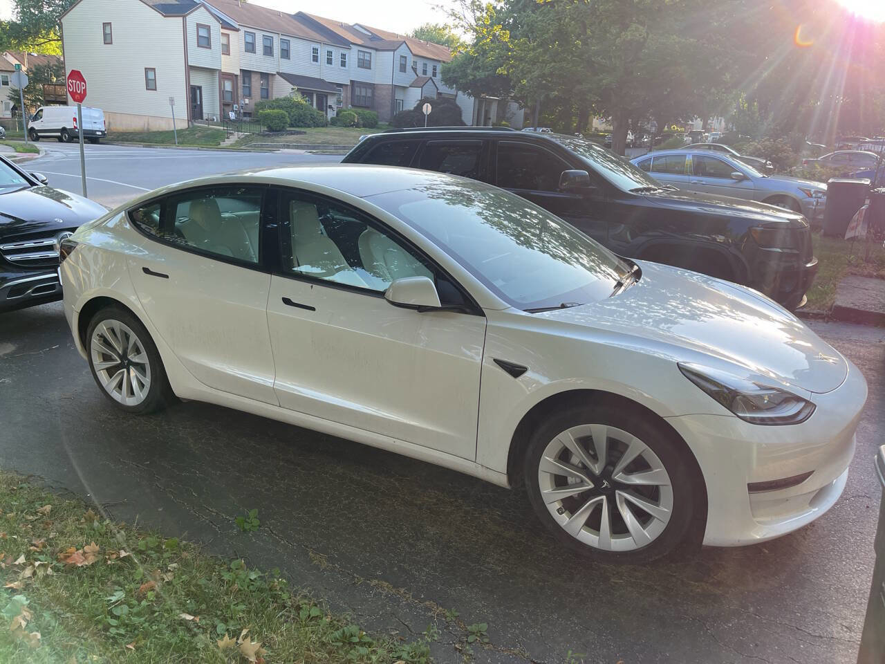 Used 2023 Tesla Model 3 Standard Range image 2