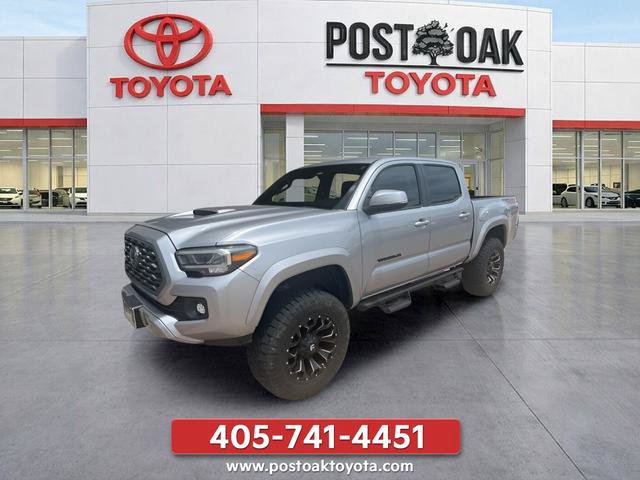 Used 2020 Toyota Tacoma TRD Sport w/ Technology Package AWD/4WD image 3