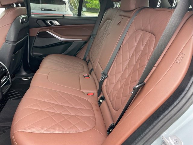 Used 2024 BMW X5 xDrive40i w/ M Sport Package AWD/4WD image 7