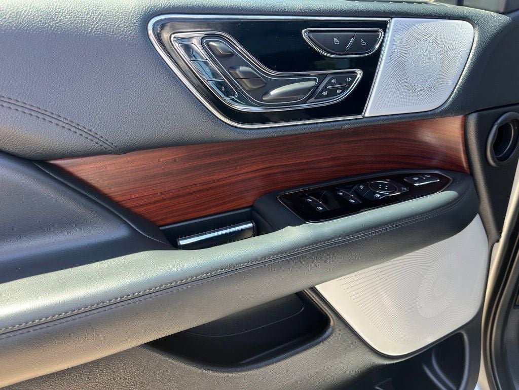 Used 2022 Lincoln Navigator L Reserve AWD/4WD image 42