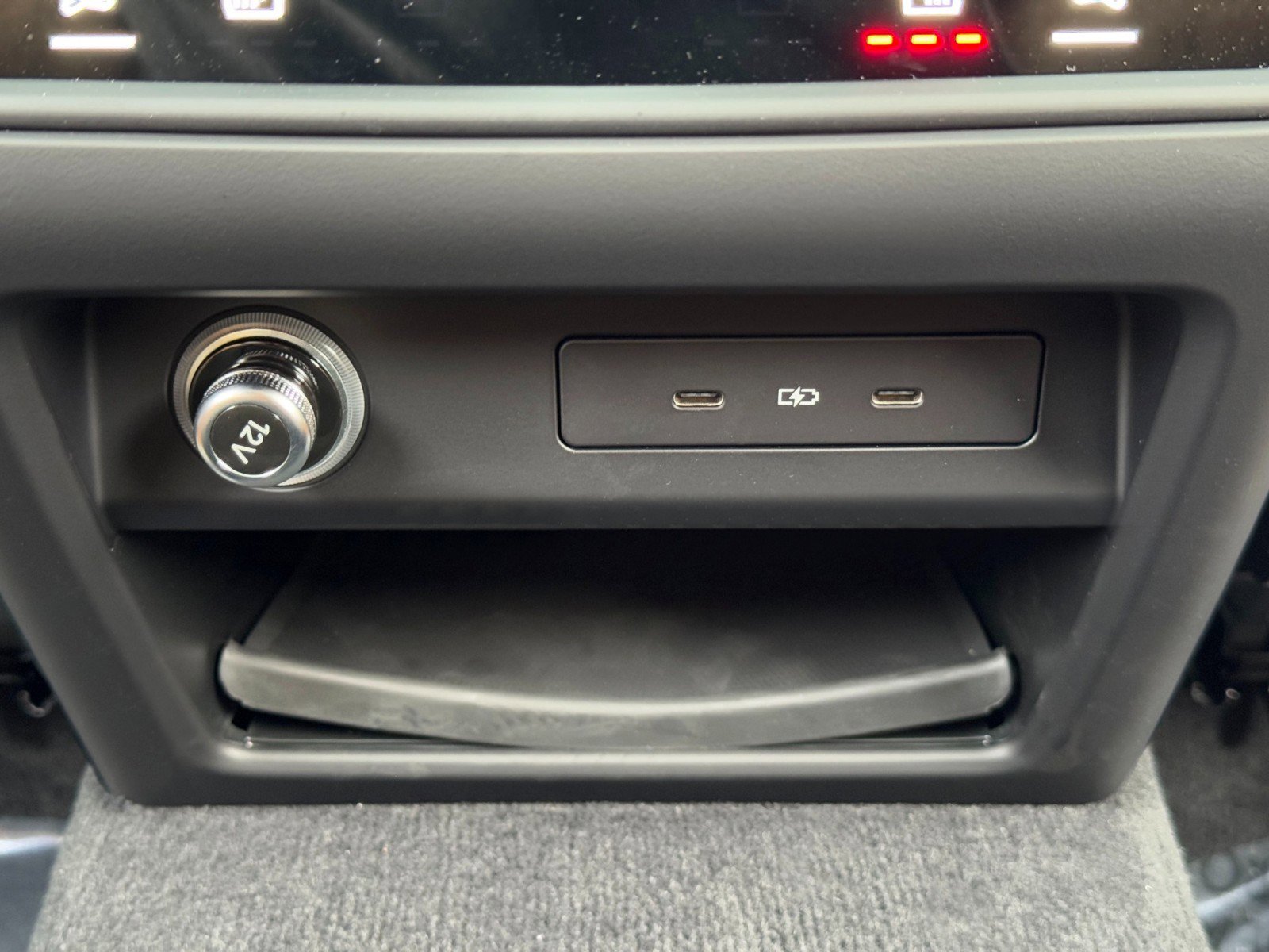 Used 2024 Porsche Cayenne Turbo AWD/4WD image 48