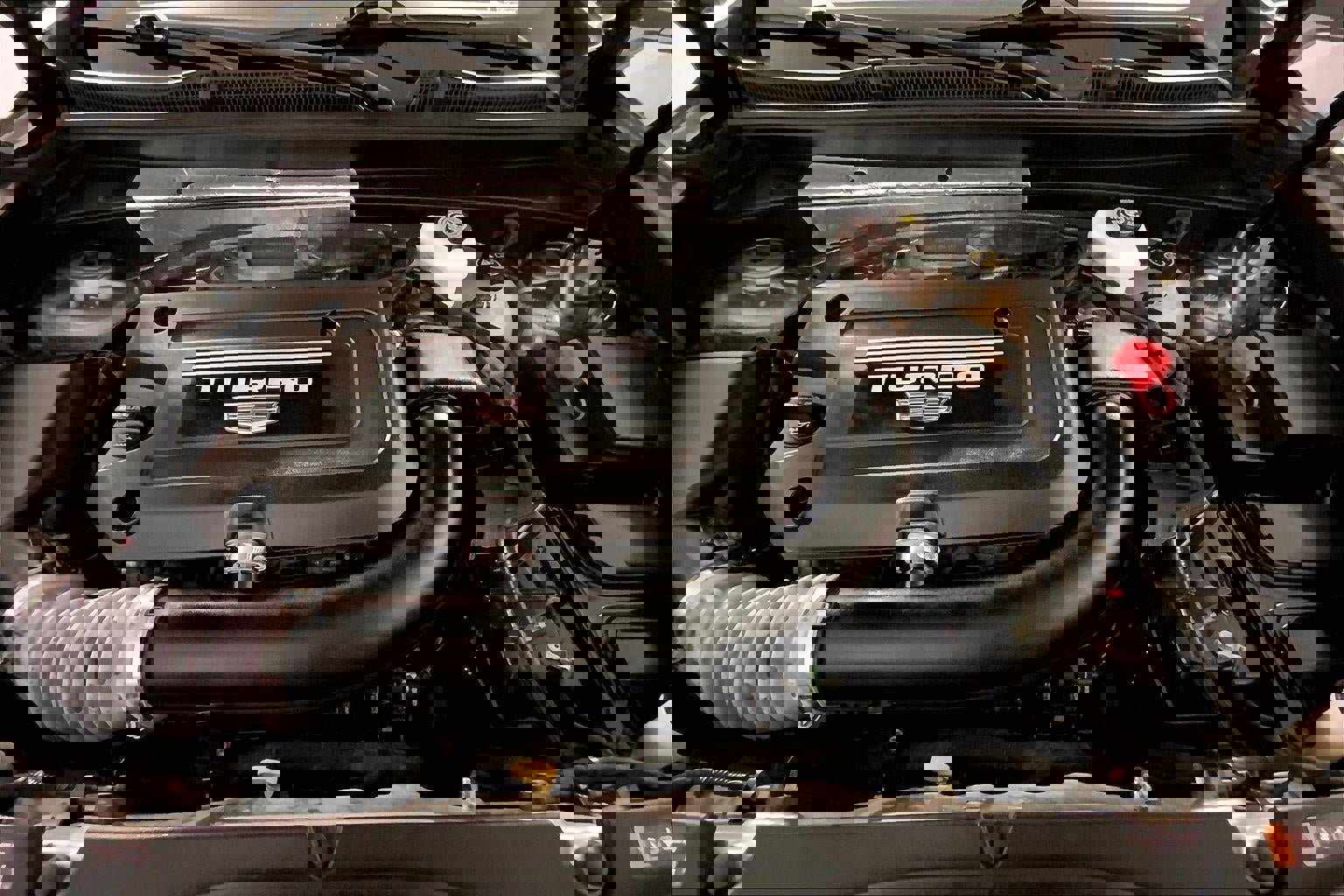 Used 2024 Cadillac XT4 Premium Luxury image 10