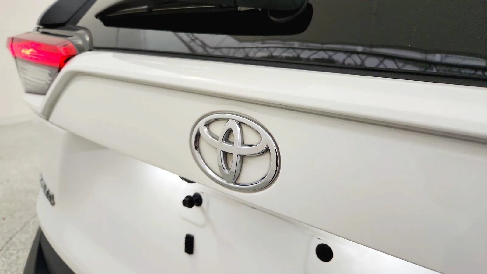 Used 2024 Toyota RAV4 XLE FWD image 34