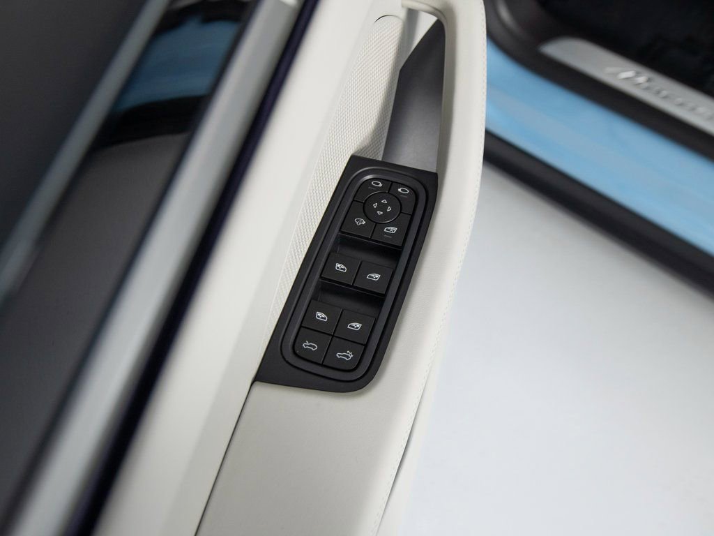 New 2026 Porsche Macan 4S Electric image 21