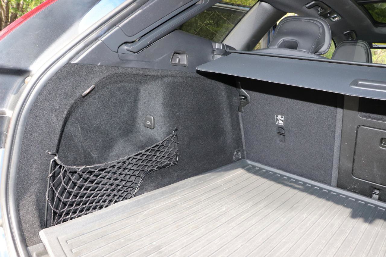 Used 2021 Volvo XC60 T5 R-Design w/ Advanced Package image 8