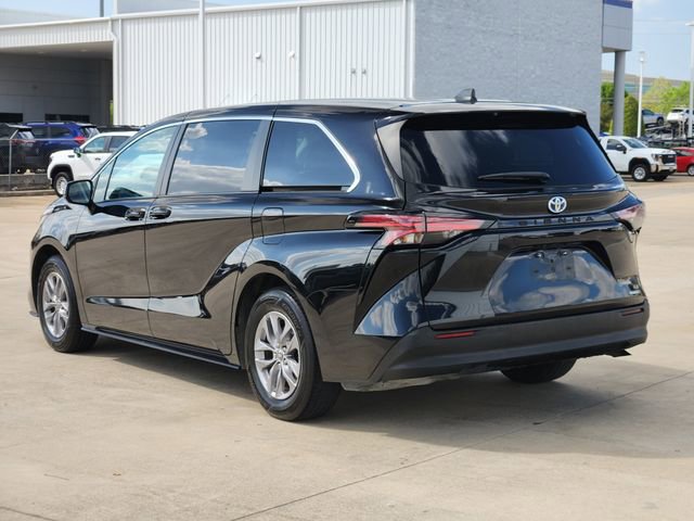 Used 2022 Toyota Sienna LE FWD image 5