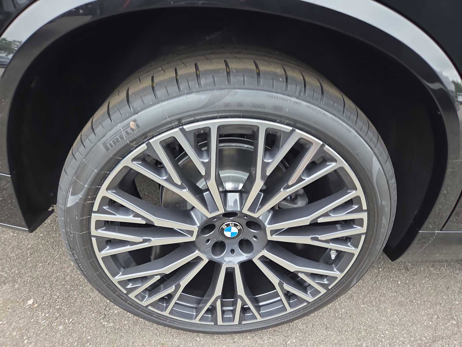 New 2026 BMW X5 xDrive40i w/ M Sport Package image 4