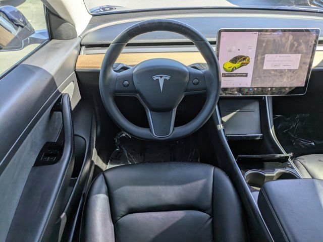 Used 2020 Tesla Model 3 Standard Range Plus image 14