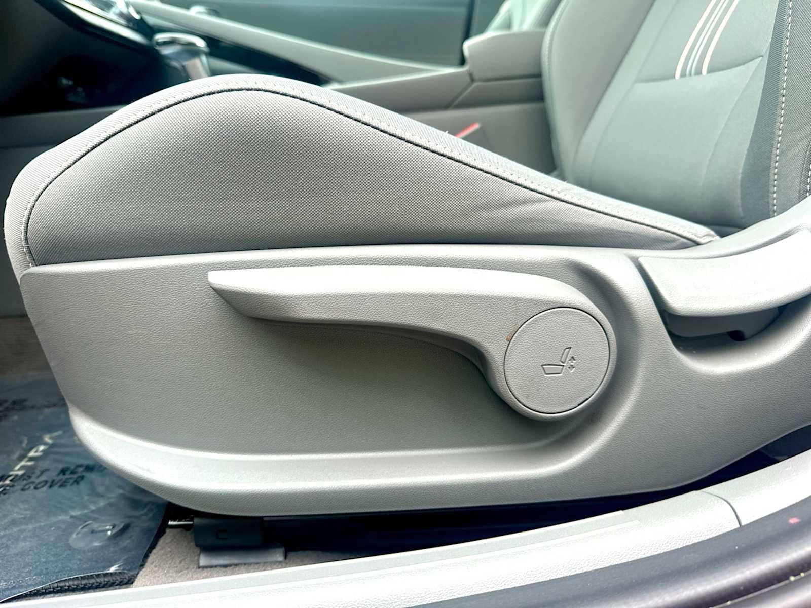 Used 2024 Hyundai Elantra SEL w/ Convenience Package image 14