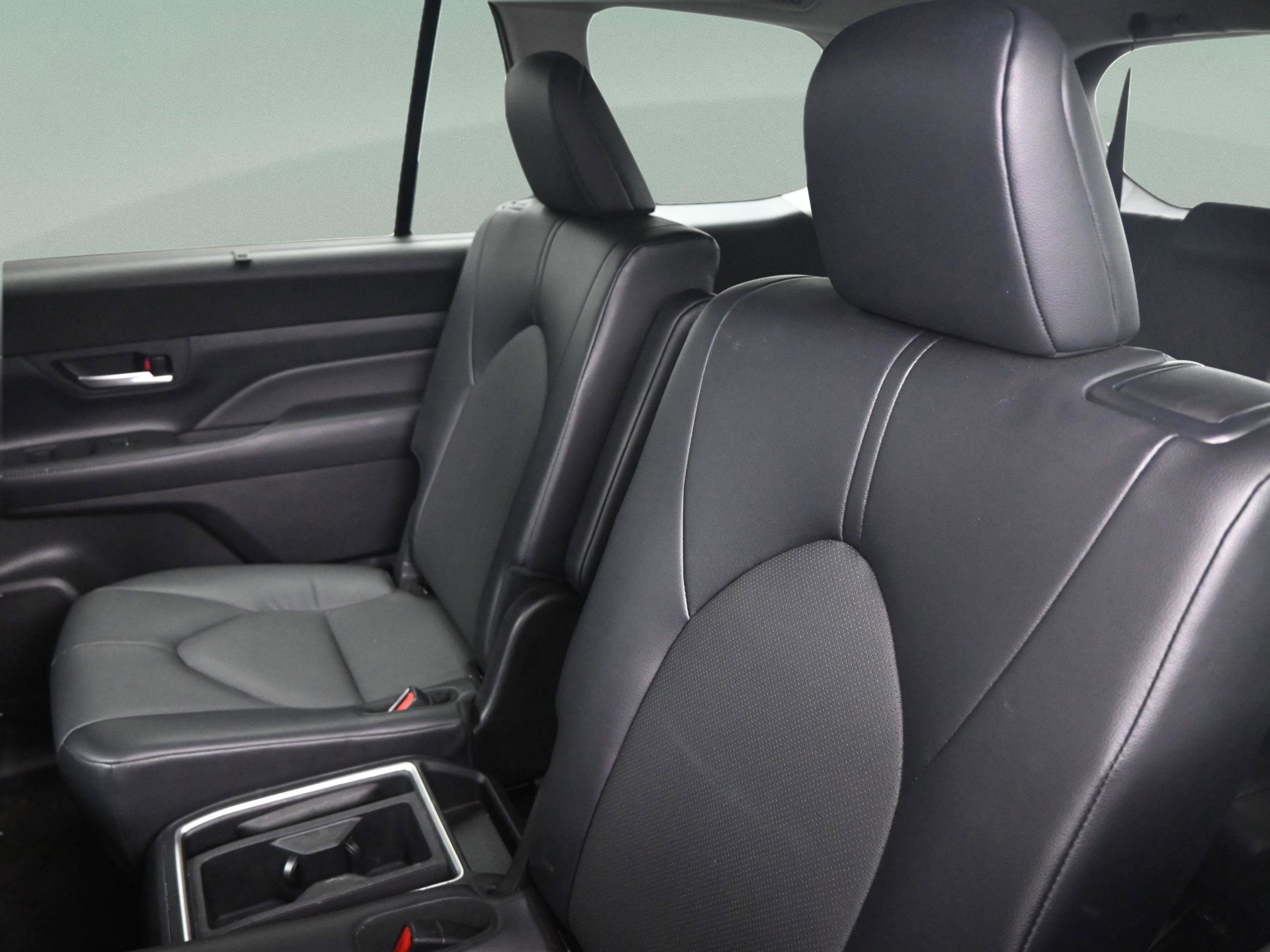 Certified 2025 Toyota Grand Highlander FWD image 34