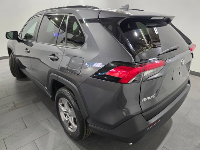 Used 2025 Toyota RAV4 XLE AWD/4WD image 3