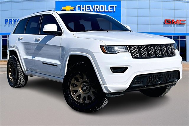 Used 2020 Jeep Grand Cherokee Altitude image 1