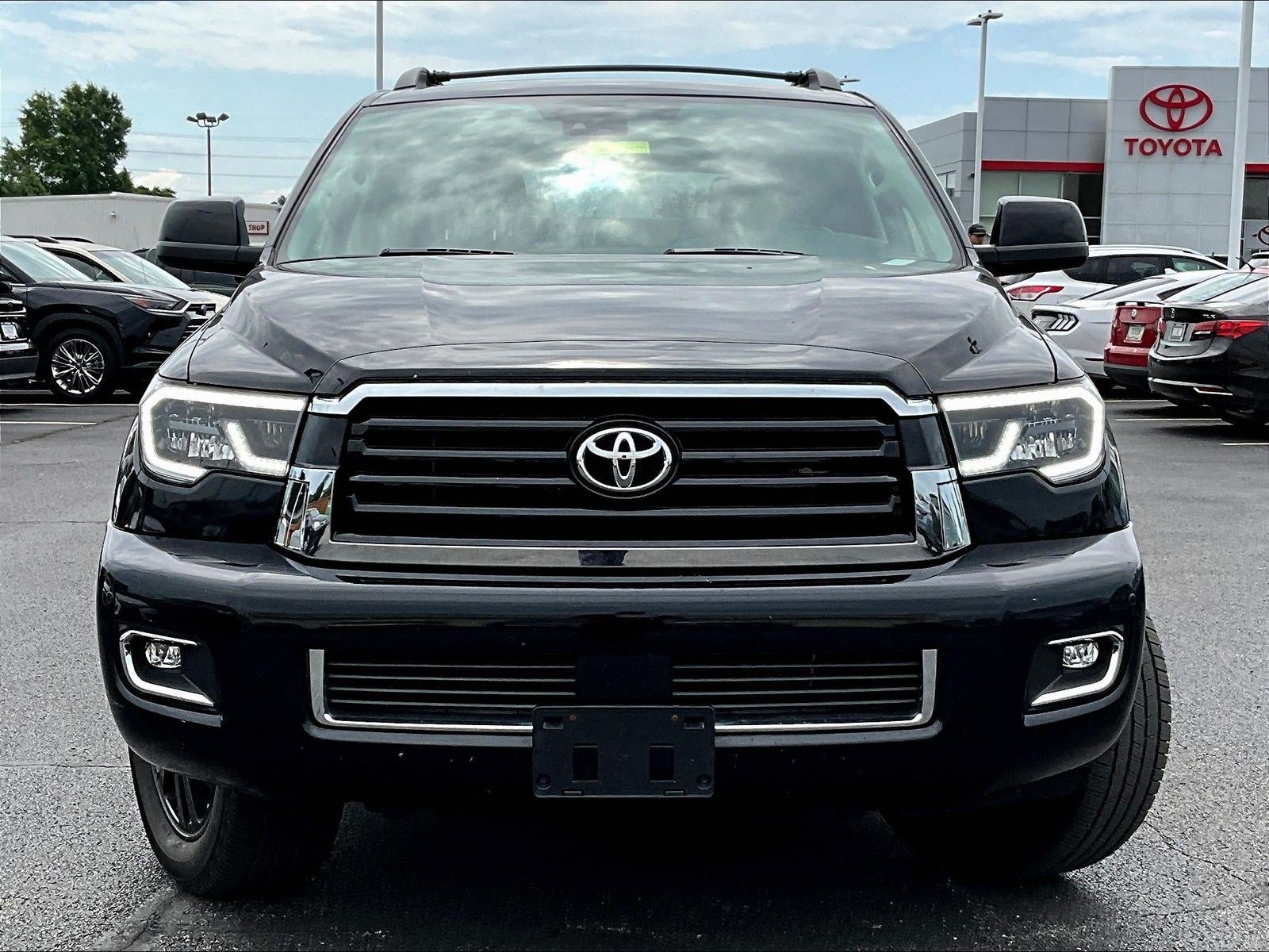 Used 2018 Toyota Sequoia TRD Sport AWD/4WD image 2