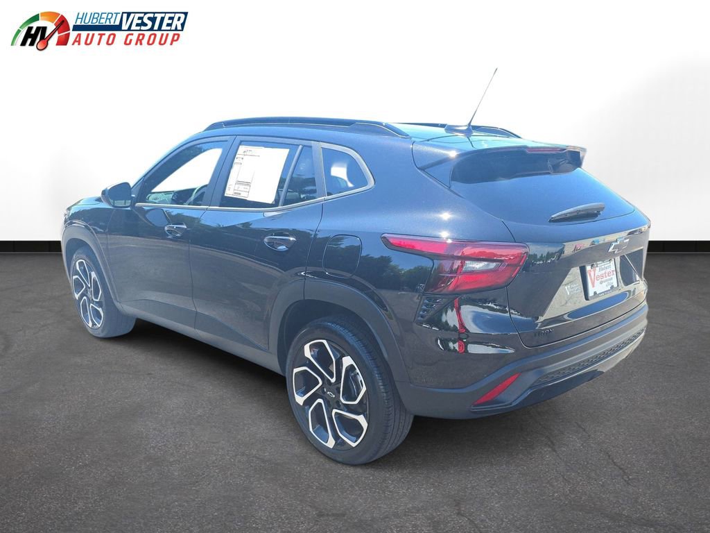 Used 2025 Chevrolet Trax RS w/ Sunroof Package image 8