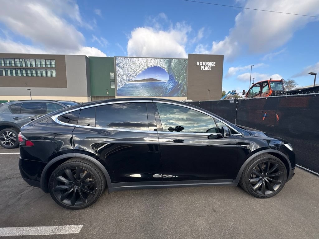 Used 2018 Tesla Model X 75D AWD/4WD image 5
