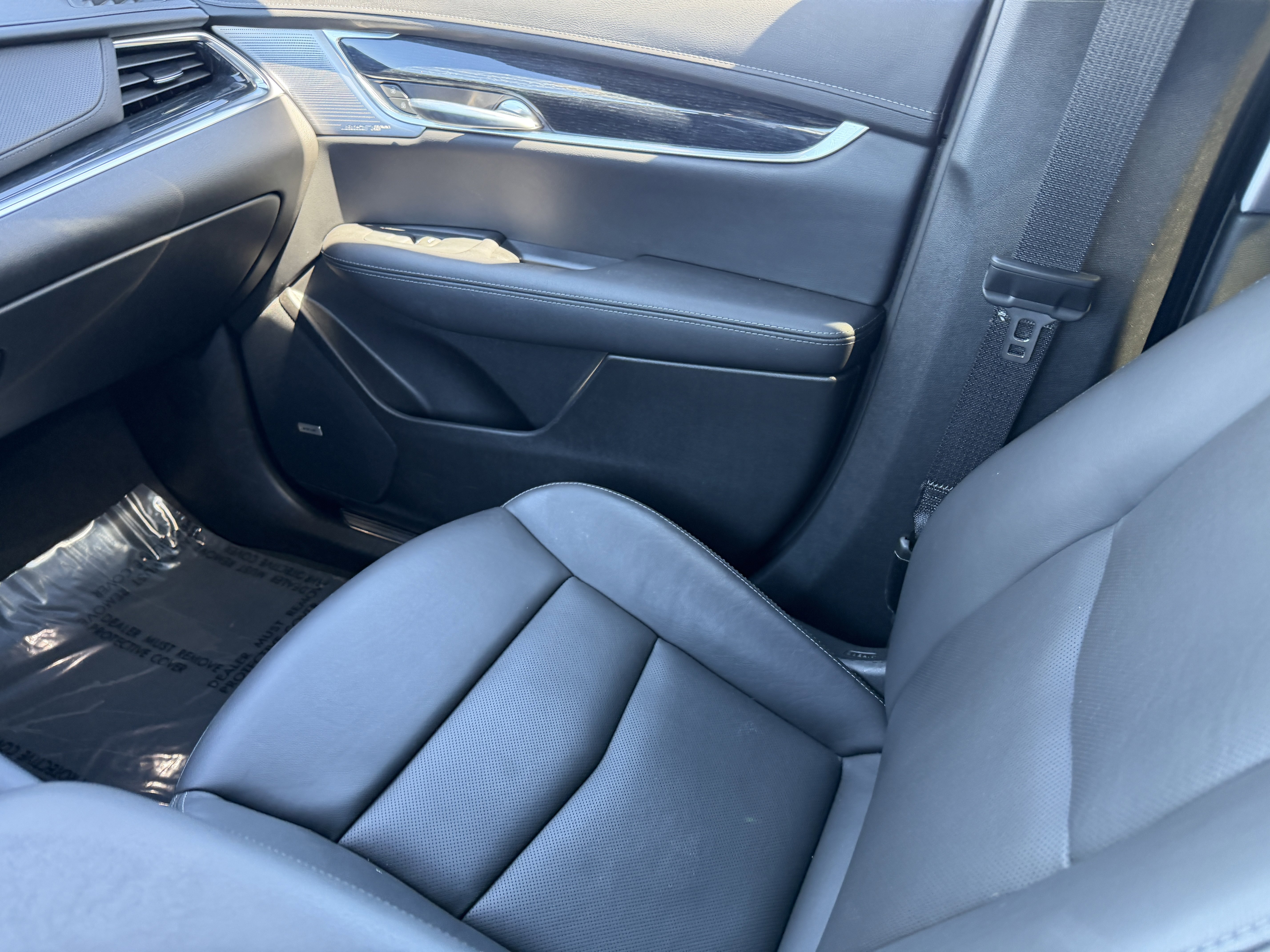 Certified 2025 Cadillac XT5 Premium Luxury AWD/4WD image 16